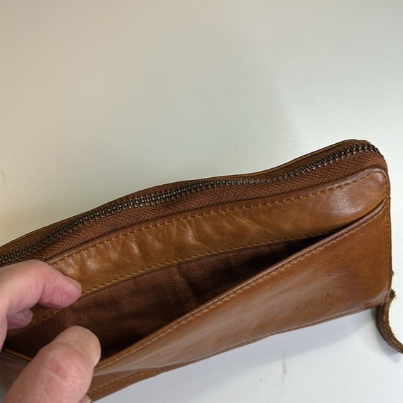 BROWN CUTOUT DESIGN SOFT SQUISHY LEATHER WALLET - Picture 2 of 11